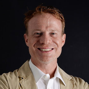 Portrait of Tiaan Viljoen, Founder and Digital Creative at Fugle